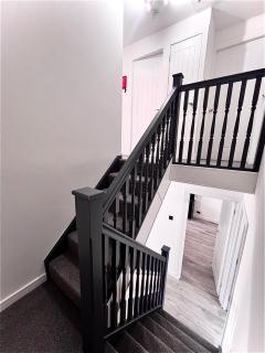 Newly refurbed 3 bed home 15mins to Edin city - 9