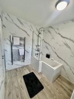 Newly refurbed 3 bed home 15mins to Edin city - Livingston - 1