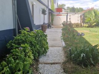 Apartment with swimming pool, wifi - 8