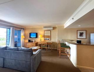 Ilikai Apt 302 - Spacious Studio with Stunning Ocean & Harbor Views - Honolulu - 6