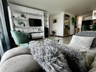 Hermoso apartamento en El Poblado con linda vista - Medellín - 5