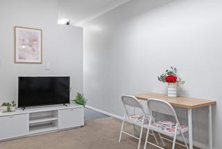 Transit-Friendly Studio - Direct to City & Beach - Sydney - 8