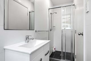 Transit-Friendly Studio - Direct to City & Beach - Sydney - 6