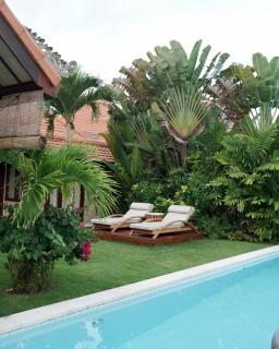 Tropical Villa Asmara - 400sqm Garden Oasis with large Pool and Scenic Views - Uluwatu - 9