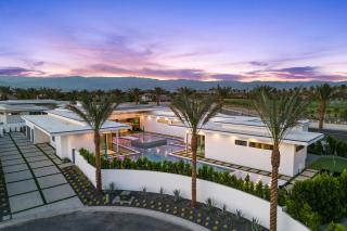 24-Person Luxe Retreat Pool, Firepit, Putting Green Minutes from Golf Dining Bravo by AvantStay - Indio - 3