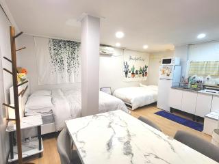 Urban Nest21 Cozy Stay near Namyeong Railway 1min Sookmyung Women Univ St Close to Seoul St - 4