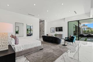 Luxury Indio Villa w Exclusive Amenities Pool, Hot Tub, Spa, Firepit Bravo by AvantStay - Indio - 5