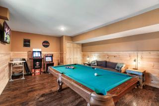 Relax and Recharge Sauna Hot Tub and Gym - 9
