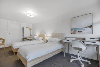 3-Bed Campbelltown Stay with Private Balcony - 8
