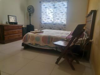 Habitación con baño privado mas servicio de taxi aeropuerto - 2