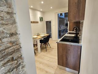 Maison de ville rénovée avec garage privatif à Épinal - FR-1-589-834 - 7