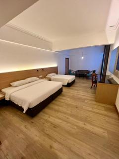 Crystal Crown Hotel Harbour View, Port Klang - Klang - 5