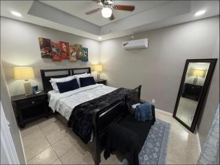1 BR 1 Bath Airport SpaceX LNG WashDry Yard Patio Pets - Brownsville - 5