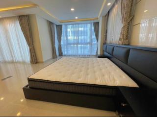 NEW! Huge Condo - Jacuzzi & Pool Access - Grand Avenue - 3