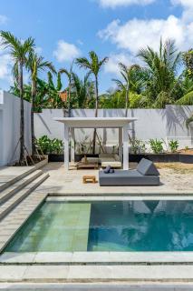 Villa Zenaya - Tropical 3BR Haven, Near Balangan Surf! - 2