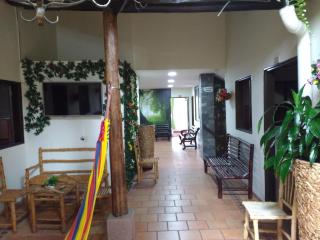 Habitación 4 personas Hostal centro San Gil - San Gil - 8