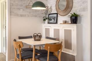 Totara Cottage - - 2