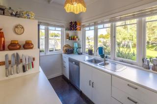 Driftwood Cottage - - 3