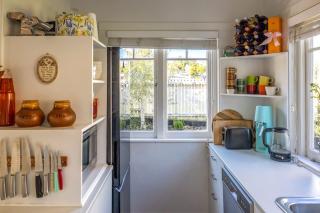 Driftwood Cottage - - 2