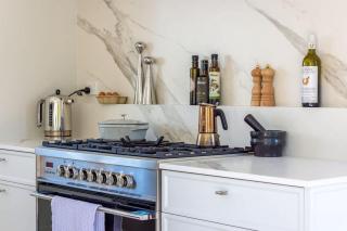 Tahatai Cottage - - 1