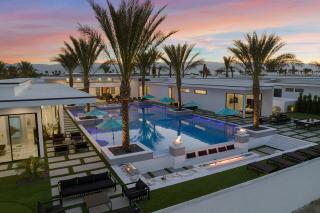 Luxe 27-Guest Retreat w Pool Hot Tub Pickleball Putting Green Bravo by AvantStay - Indio - 9