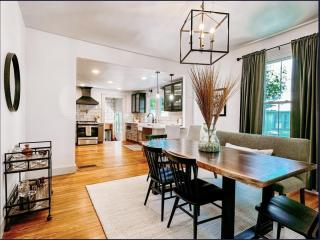 The Gold Haus-Spacious Luxurious Historic Home-2 Blocks to DT! - 5