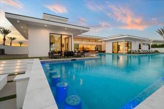 Bravo by AvantStay Sleeps 21 Luxe Villa w Pool Hot Tub Pickleball - Indio - 6