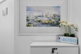Stylish 1BR Apt with City Views M12 - 8