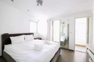 Quiet and private 3BR penthouse near Park - 8