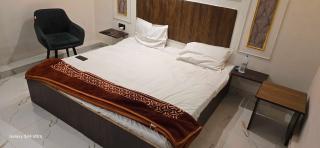 Hotel O Diamond and marriage lawn - Prayagraj - 4