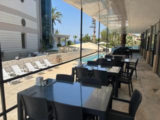 Vivelle Beach Hotel - 1