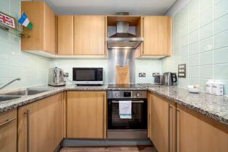 Modern & Spacious 2 Bedroom in Central London - 3