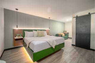 LYFE INN & SUITES by AGA- Noho Near Universal Studios - La Paco - 0