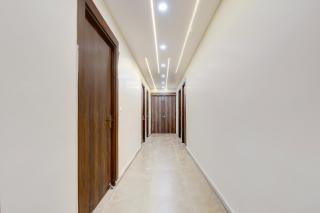 Hotel O Pari Chowk Metro Station - Greater Noida - 5