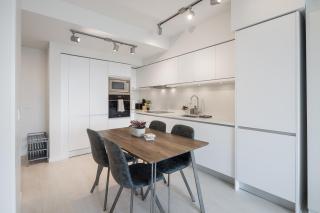 Stylish 2BR Retreat with Parking and Gym in Olympic Village - 9