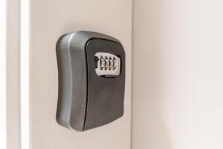 Studio I MAG 980 I Just Opened - 2