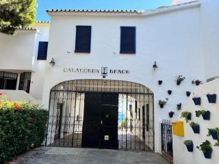 Beachfront 2 Bedroom House Beautifully revovated - Sitio de Calahonda - 4