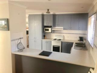 1 Tecoma Avenue Sandy Point - 8
