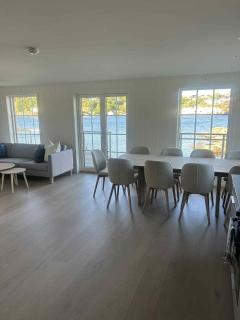 Rett i sjøkanten - 2