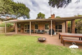 24 Sunshine Rise - Sandy Point - 1