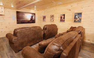 Dollys Cabin - Pigeon Forge - 3