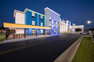 Comfort Inn & Suites River City Decatur - 2