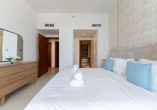 Luxury 1 Bedroom in Azizi Mina - 1