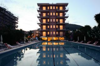 Perla Marina Apartments - Pietra Ligure - 0