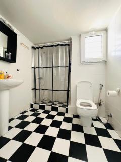 2BDR Central, Bright & Cosy Flat by the Acropolis - 6