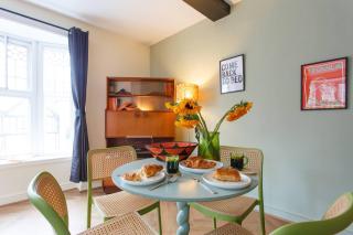 Stylish 1BR City Apartment with Stunning Views - 7