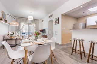 Metro-Accessible 2BR, Easy Reach to Marina Mall and JBR Beach, Featuring Stunning SZR & City Views, Marina Diamond 2, Dubai Marina by Deluxe Holiday Homes - 4