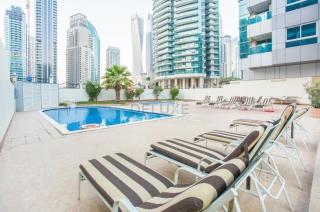 Metro-Accessible 2BR, Easy Reach to Marina Mall and JBR Beach, Featuring Stunning SZR & City Views, Marina Diamond 2, Dubai Marina by Deluxe Holiday Homes - 5