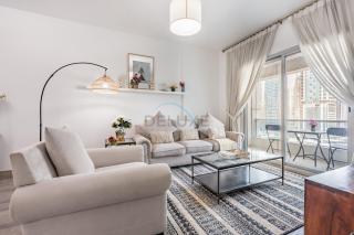 Metro-Accessible 2BR, Easy Reach to Marina Mall and JBR Beach, Featuring Stunning SZR & City Views, Marina Diamond 2, Dubai Marina by Deluxe Holiday Homes - 3