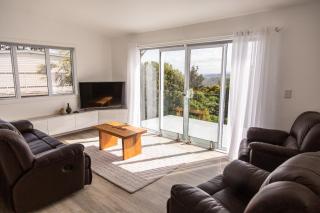 Peaceful place with views - Waiheke Cohost - 1